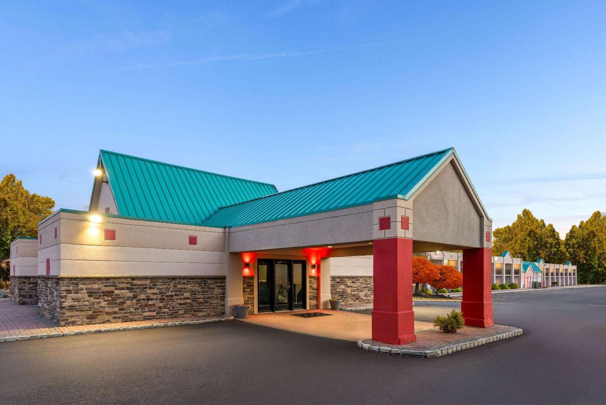 Ramada By Wyndham Parsippany Hotel Kültér fotó